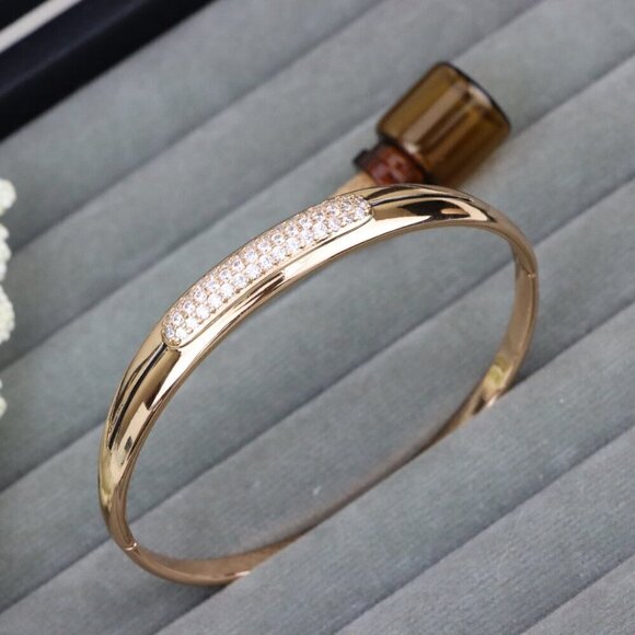 Elegant Rose Gold Bangle with Pavé Accents in Classic Oval Design, XPBL0425 - Picture 1 of 12
